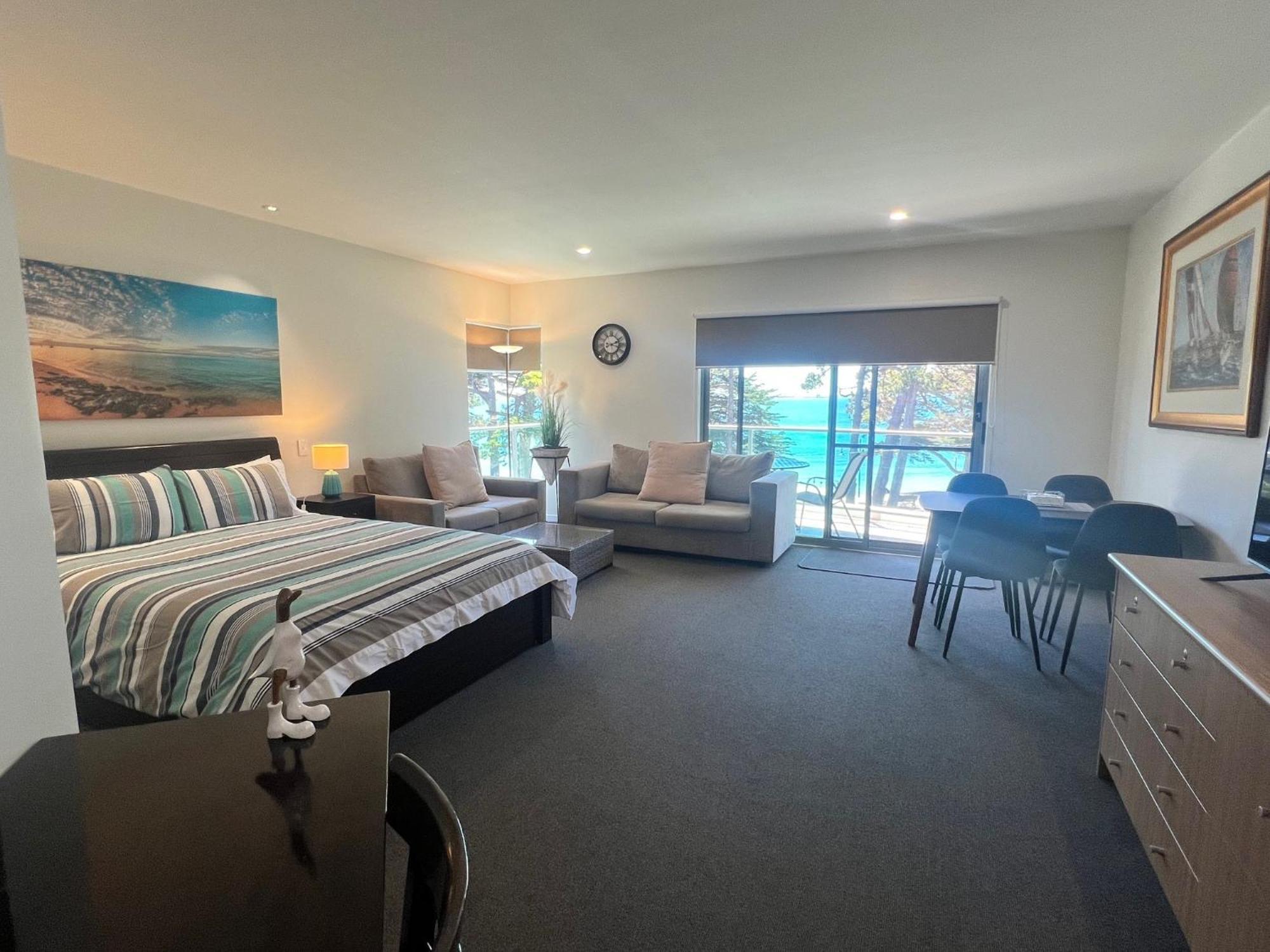 Phillip Island Holiday Apartments 卡尔斯 外观 照片